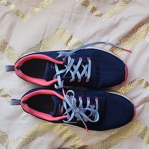 Women's shoes size 8